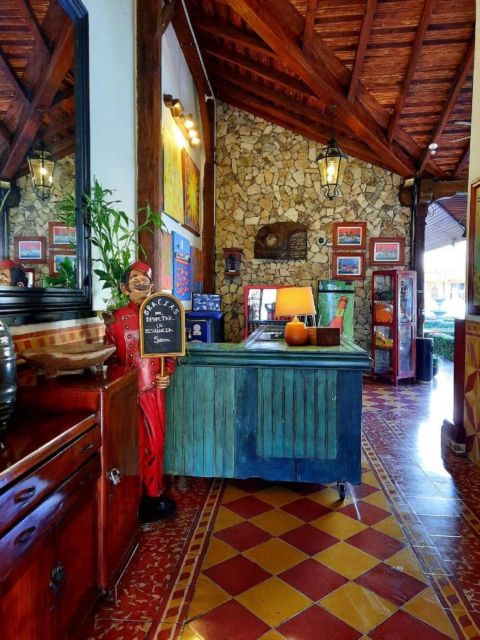 Hotel La Posada Del Doctor เลออน ภายนอก รูปภาพ