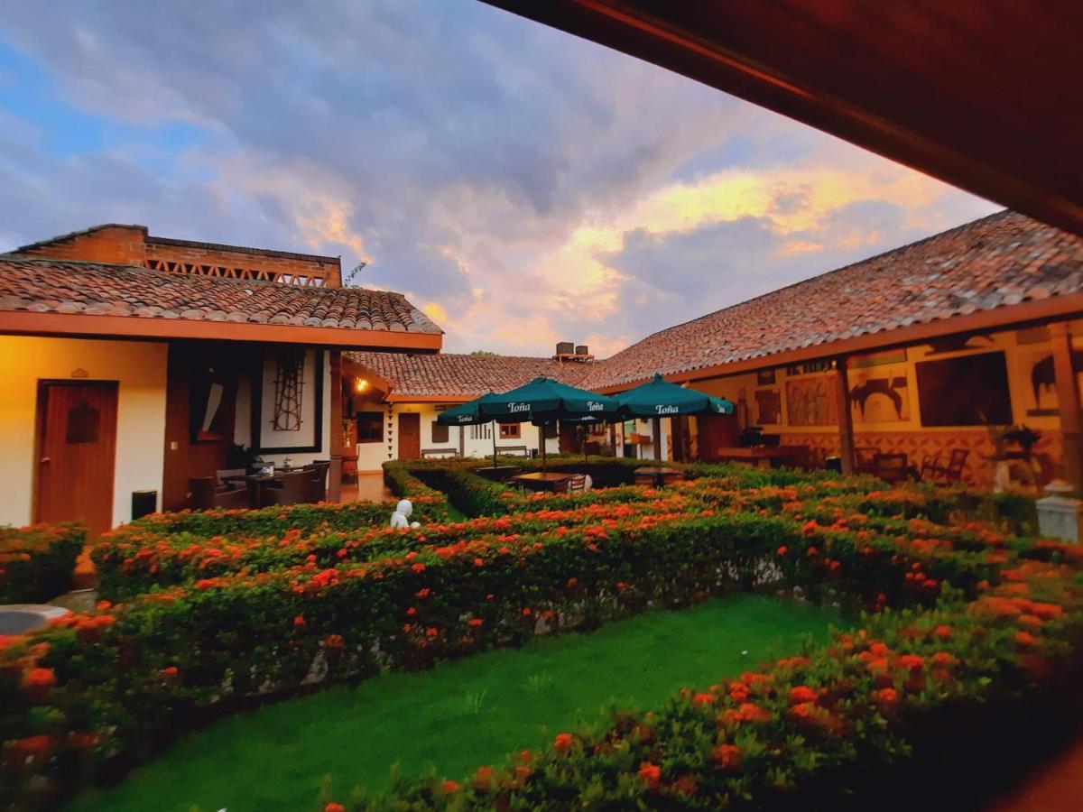 Hotel La Posada Del Doctor เลออน ภายนอก รูปภาพ