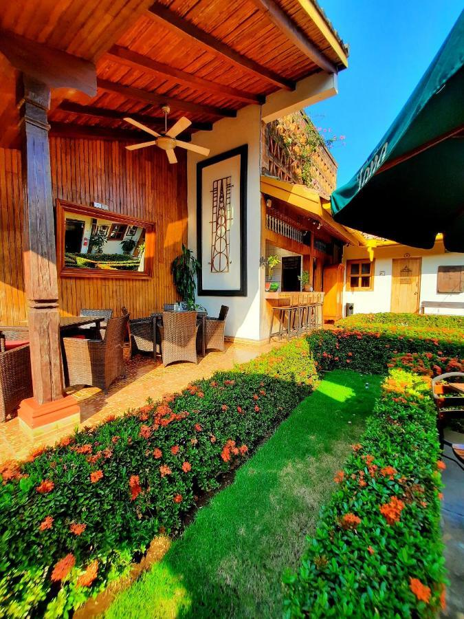 Hotel La Posada Del Doctor เลออน ภายนอก รูปภาพ