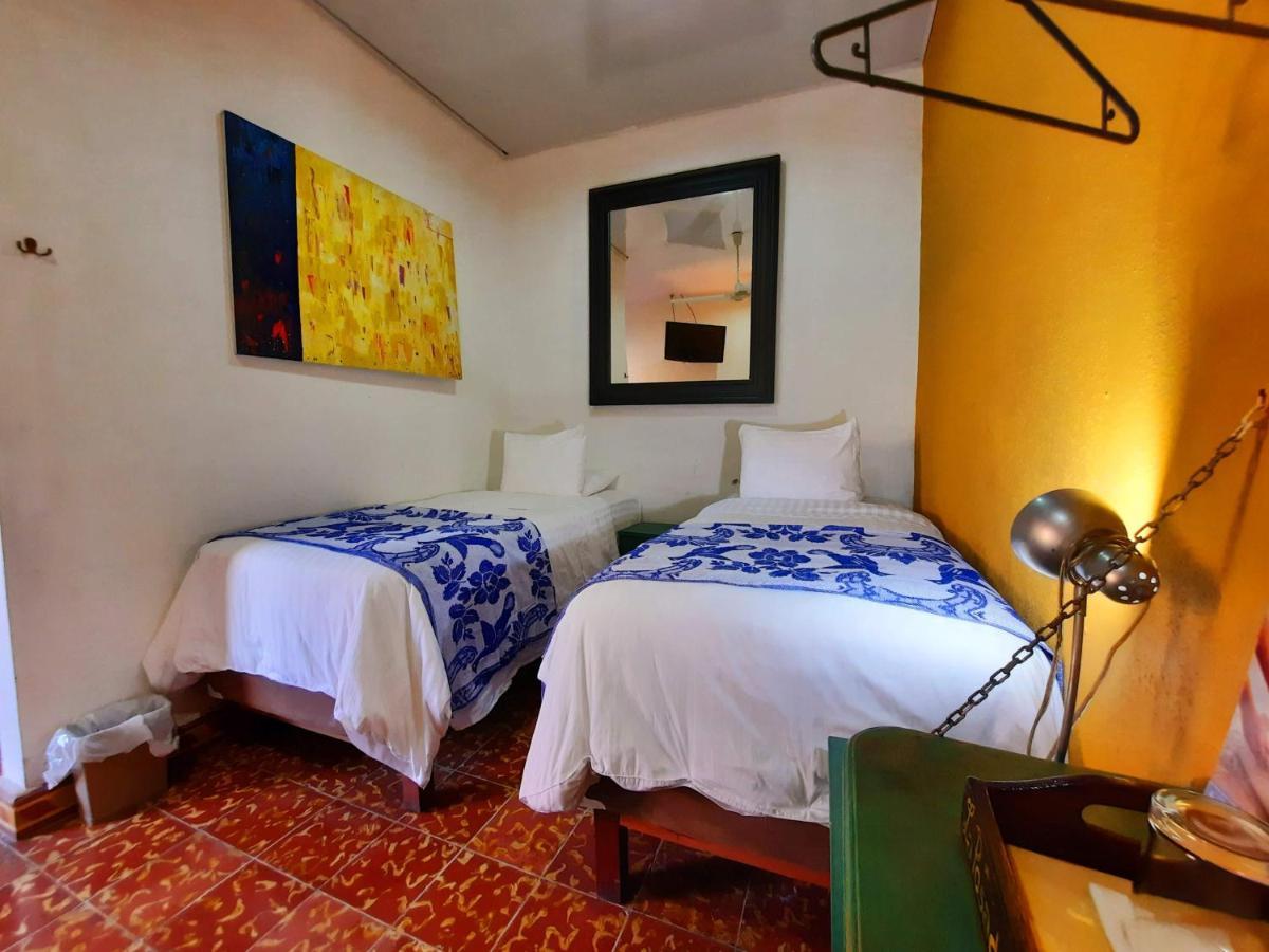 Hotel La Posada Del Doctor เลออน ภายนอก รูปภาพ