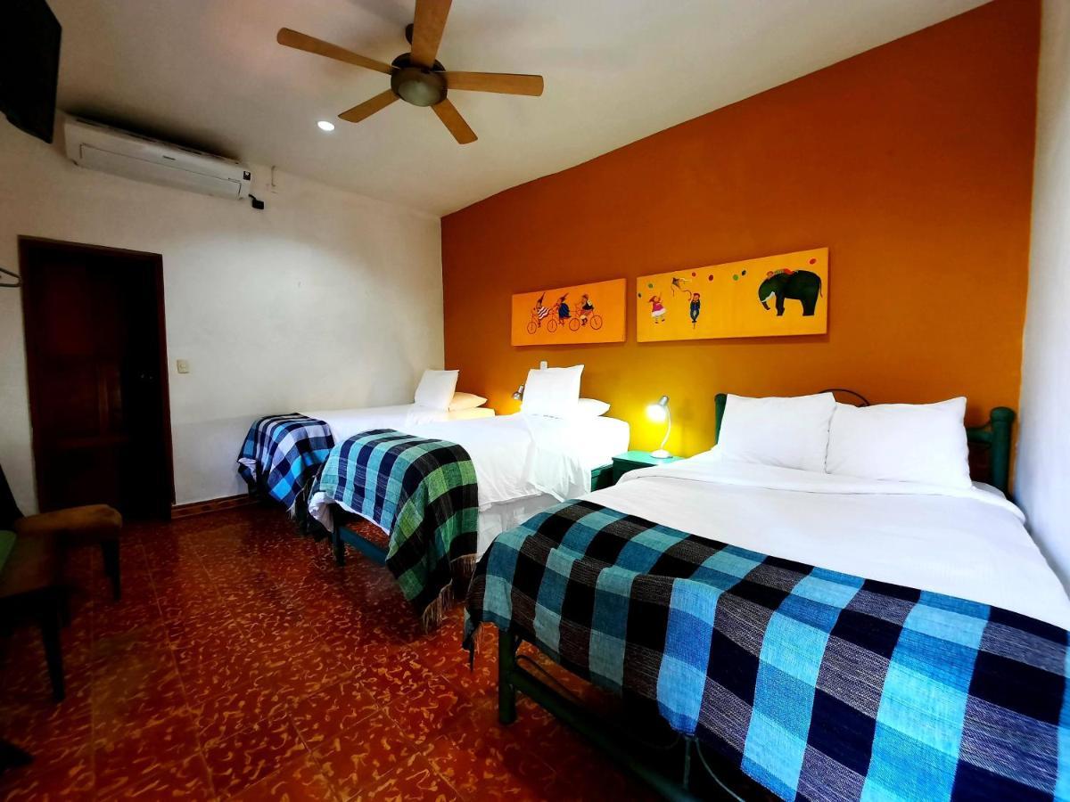 Hotel La Posada Del Doctor เลออน ภายนอก รูปภาพ