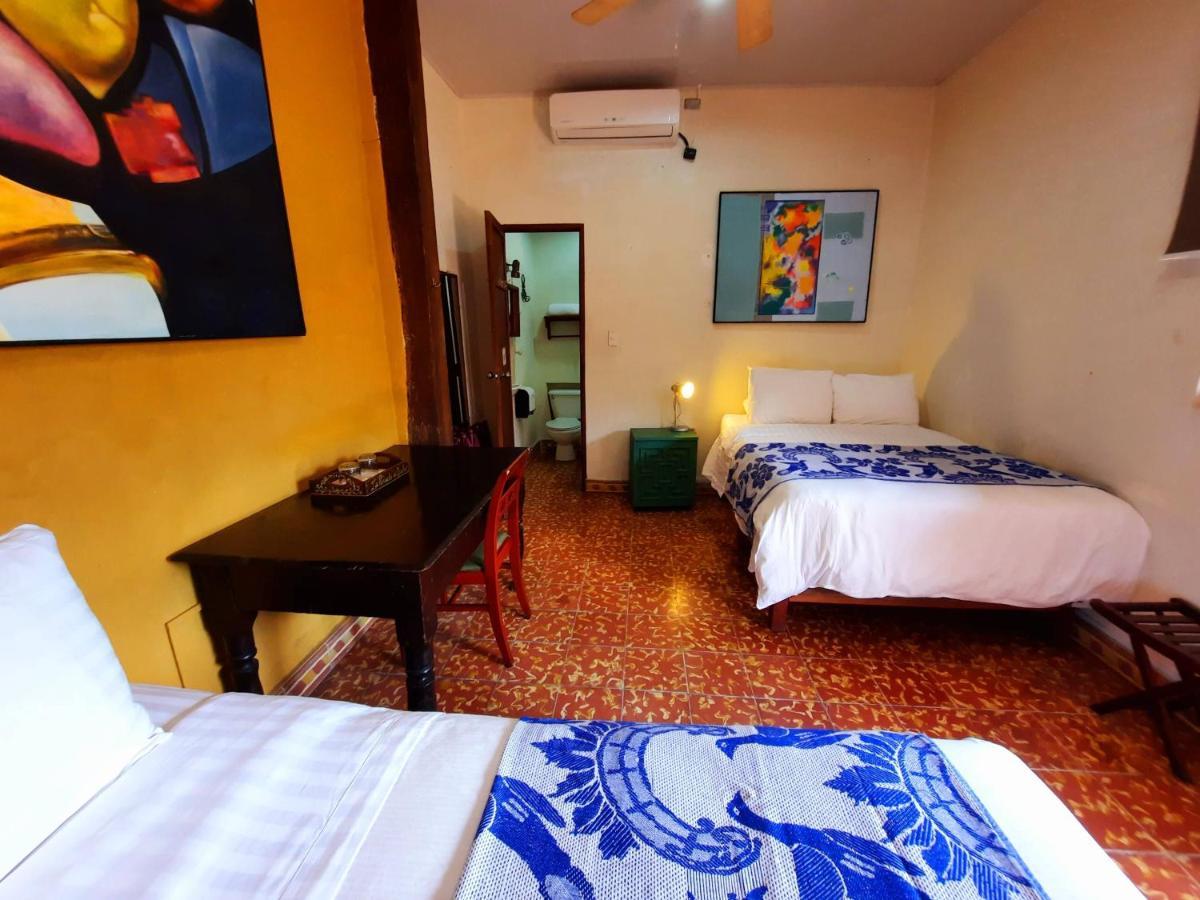 Hotel La Posada Del Doctor เลออน ภายนอก รูปภาพ