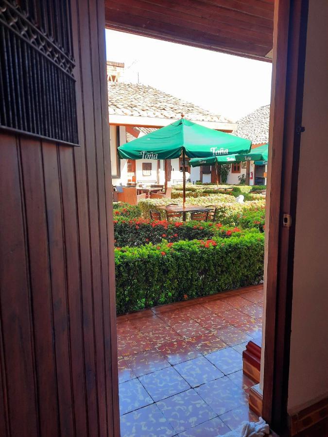Hotel La Posada Del Doctor เลออน ภายนอก รูปภาพ
