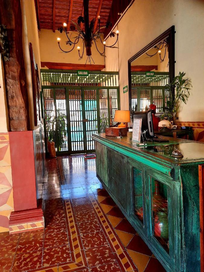 Hotel La Posada Del Doctor เลออน ภายนอก รูปภาพ