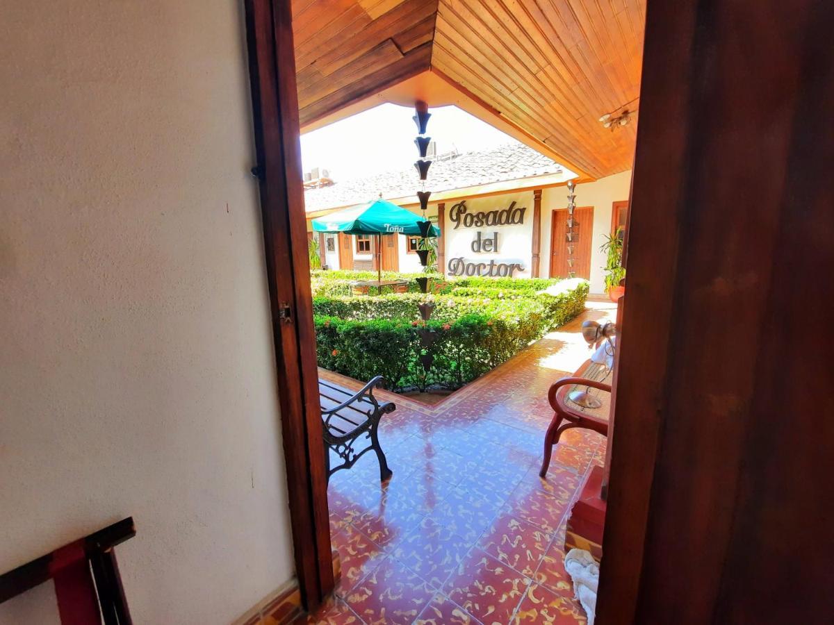 Hotel La Posada Del Doctor เลออน ภายนอก รูปภาพ