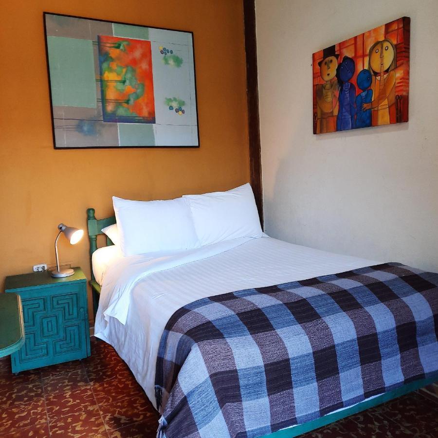 Hotel La Posada Del Doctor เลออน ภายนอก รูปภาพ