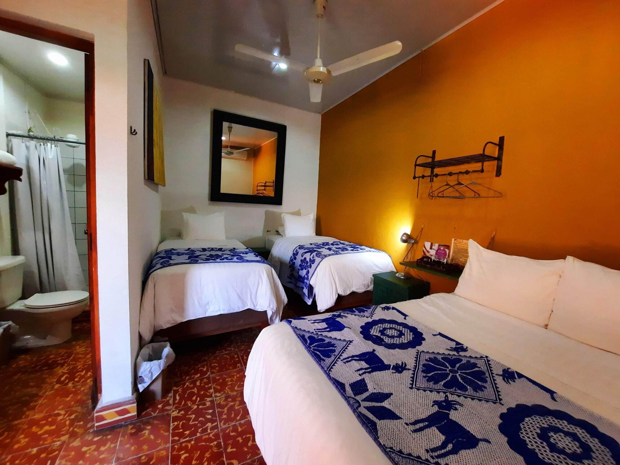 Hotel La Posada Del Doctor เลออน ภายนอก รูปภาพ