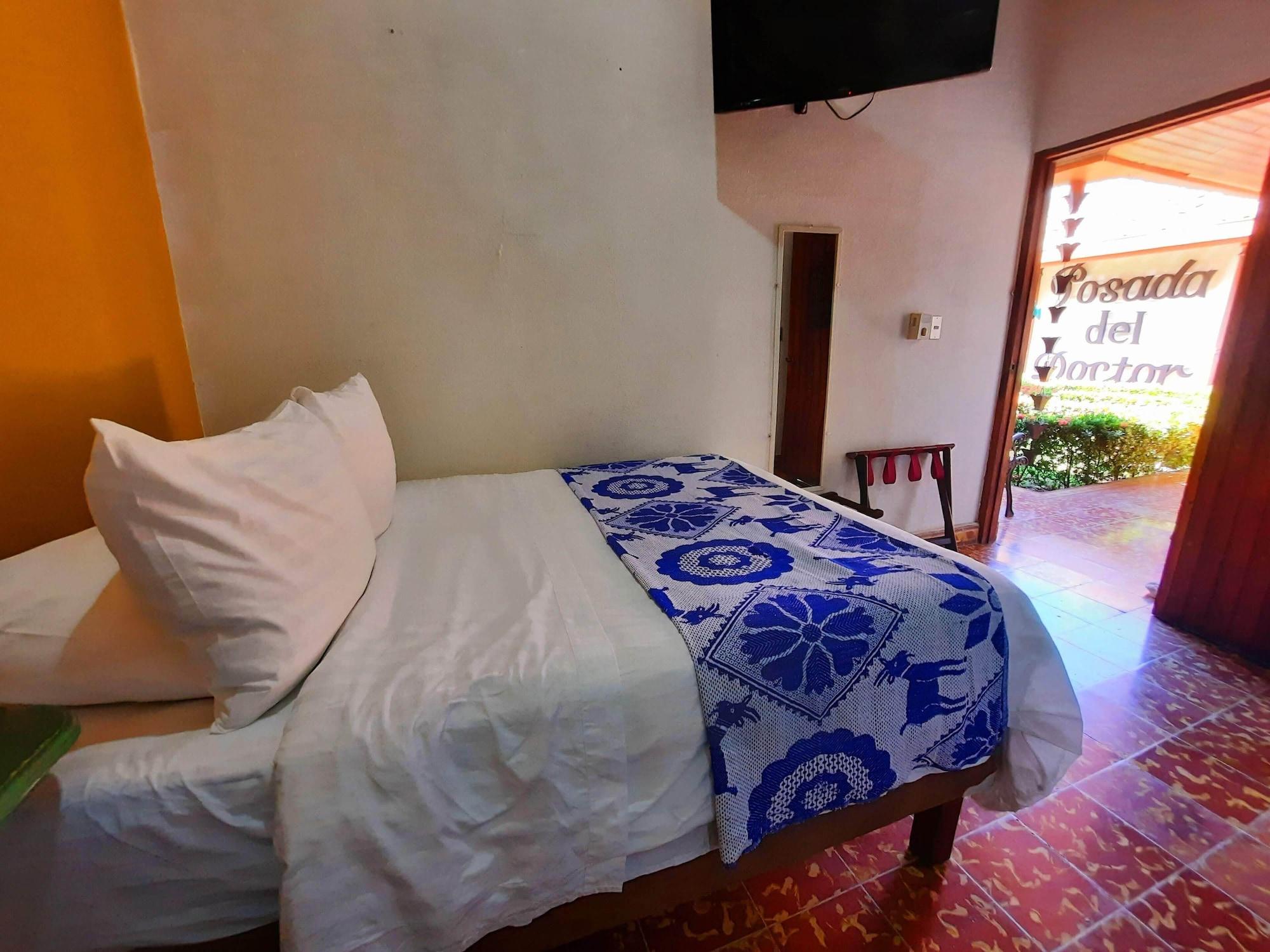Hotel La Posada Del Doctor เลออน ภายนอก รูปภาพ