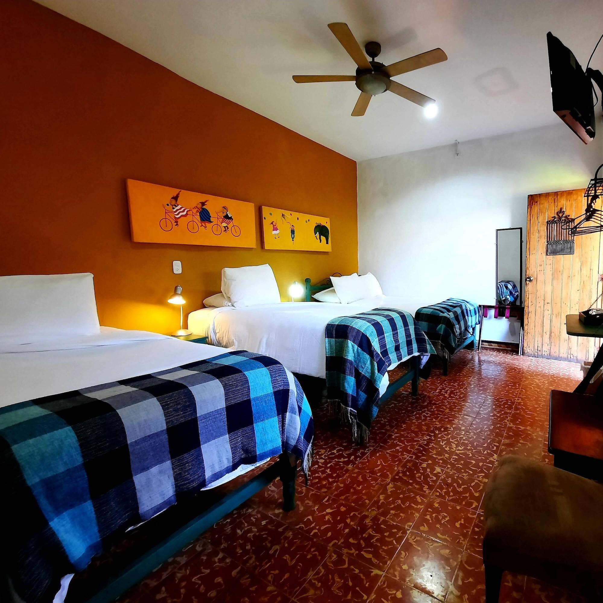Hotel La Posada Del Doctor เลออน ภายนอก รูปภาพ