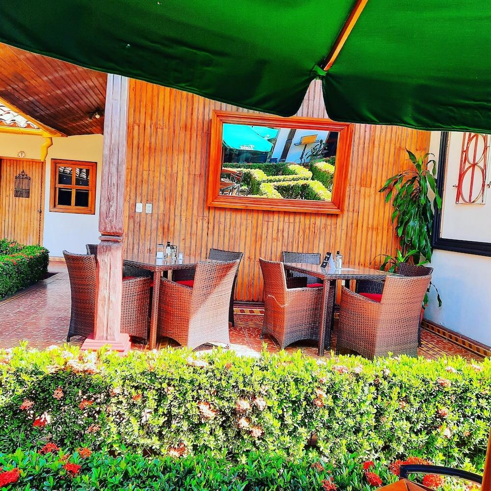 Hotel La Posada Del Doctor เลออน ภายนอก รูปภาพ