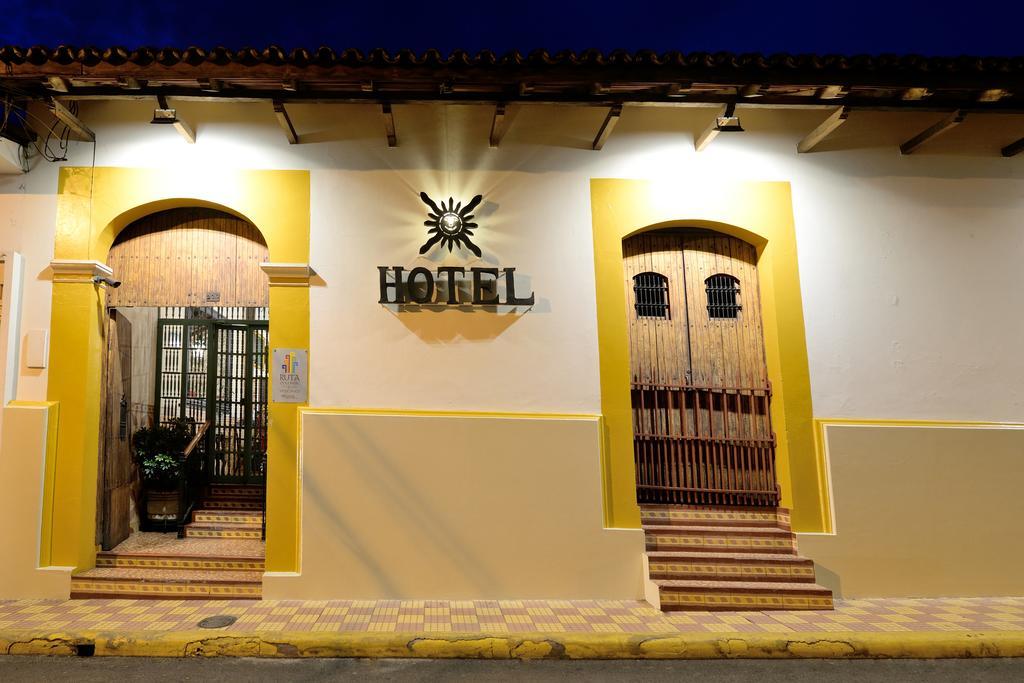 Hotel La Posada Del Doctor เลออน ภายนอก รูปภาพ