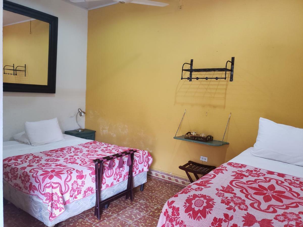 Hotel La Posada Del Doctor เลออน ภายนอก รูปภาพ